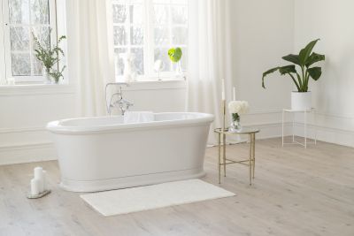 Elegant Modern Tub